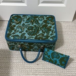 VINTAGE Avon floral tapestry - Travel Case with Matching Wallet